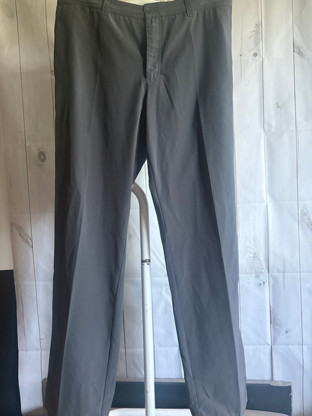 Nike Men's Straight-Leg Pants — Gray
